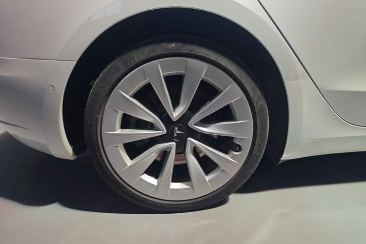 Used Tesla Model 3 2021 Standard Range Rear-Drive Upgraded Version Right Rear Wheel Hub