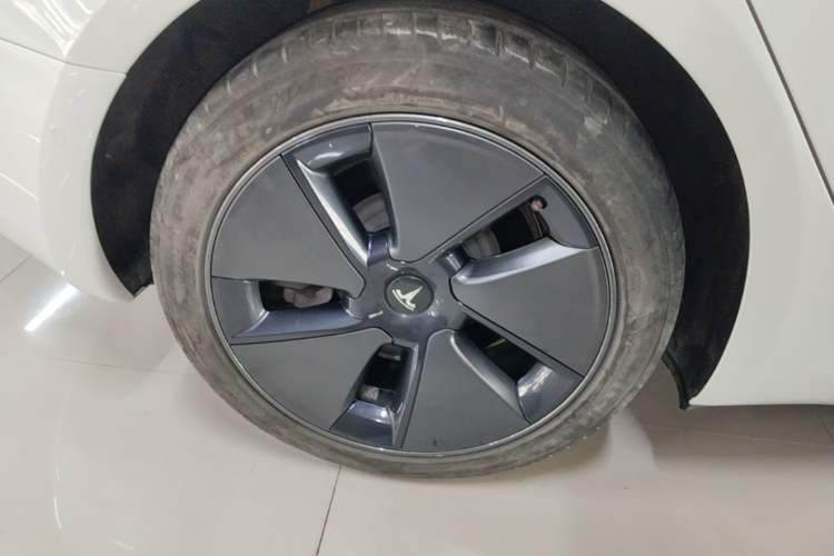 Used Tesla Model 3 2021 Standard Range Rear-Drive Upgraded Version Right Rear Wheel Hub