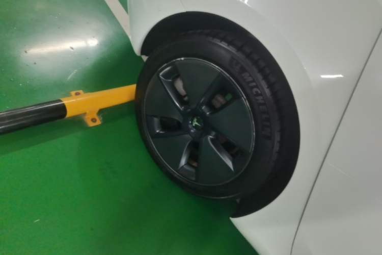Used Tesla Model 3 2021 Revised Version Standard Range Rear-Wheel Drive Upgraded Edition 3D1 Right Rear Wheel Hub