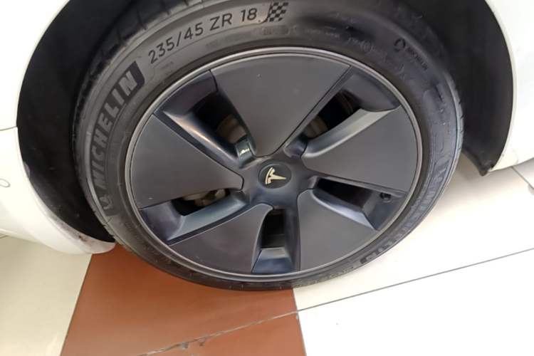 Used Tesla Model 3 2021 Standard Range Rear-Drive Upgraded Version Right Rear Wheel Hub