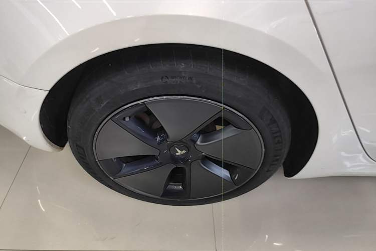 Used Tesla Model 3 2021 Standard Range Rear-Wheel Drive Upgraded Version 3D6 Right Rear Wheel Hub