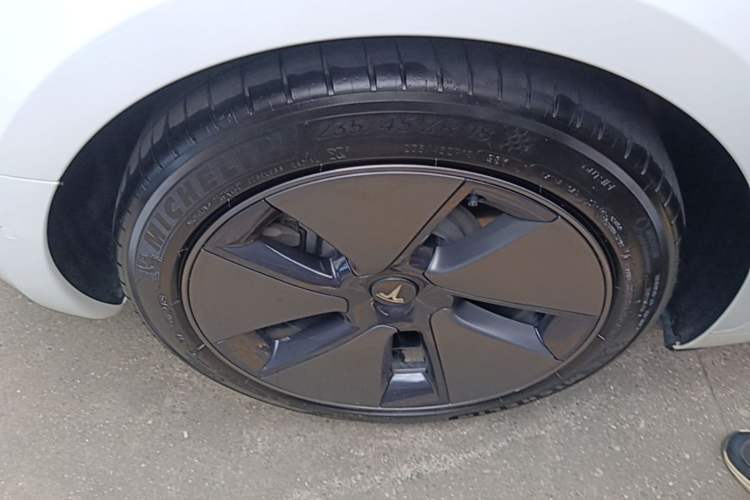 Used Tesla Model 3 2021 Standard Range Rear-Drive Upgraded Version Right Rear Wheel Hub