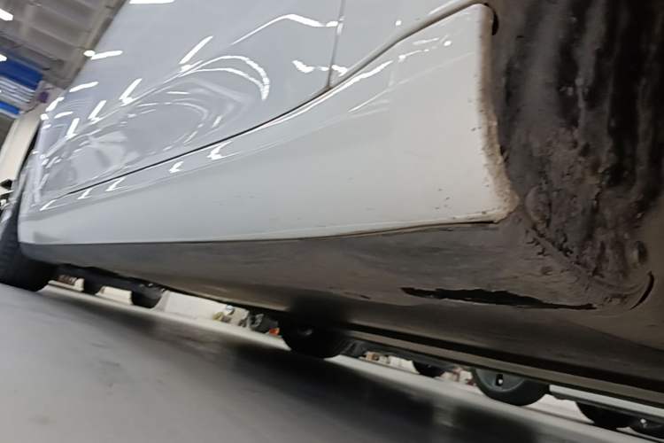 Used Tesla Model 3 2021 Standard Range Rear-Drive Upgraded Version Right Side Sill