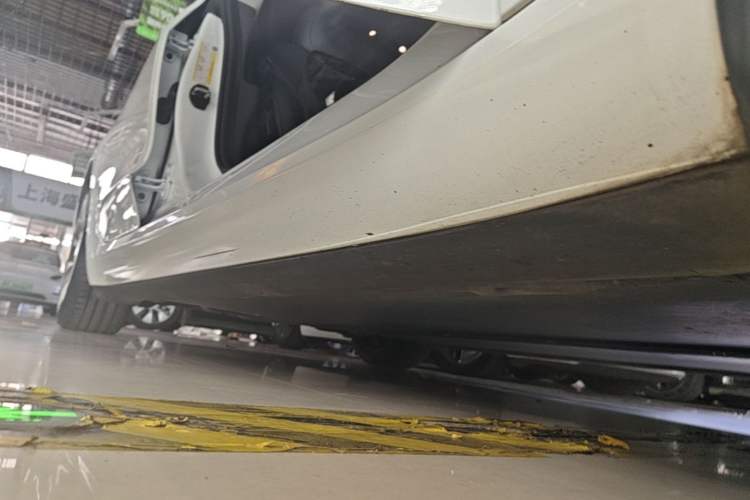 Used Tesla Model 3 2021 Standard Range Rear-Wheel Drive Upgraded Version 3D6 Right Side Sill
