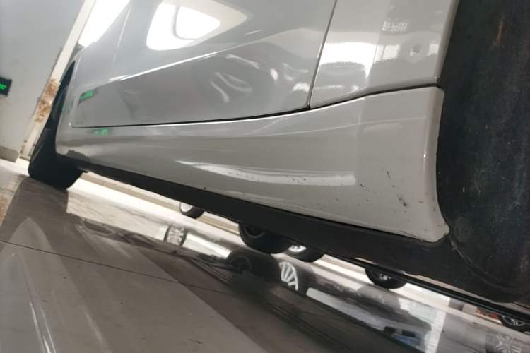 Used Tesla Model 3 2021 Standard Range Rear-Drive Upgraded Version Right Side Sill