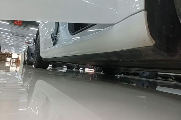 Used Tesla Model 3 2021 Standard Range Rear-Drive Upgraded Version Right Side Sill