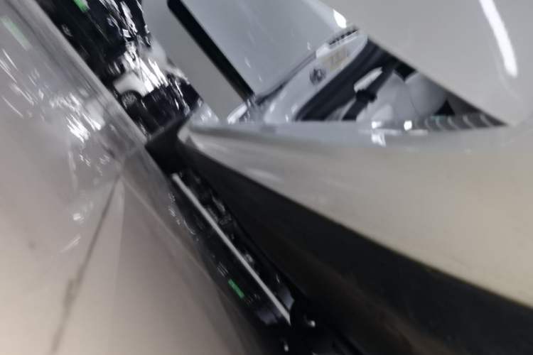 Used Tesla Model 3 2021 Performance High-Performance All-Wheel-Drive Version Right Side Sill