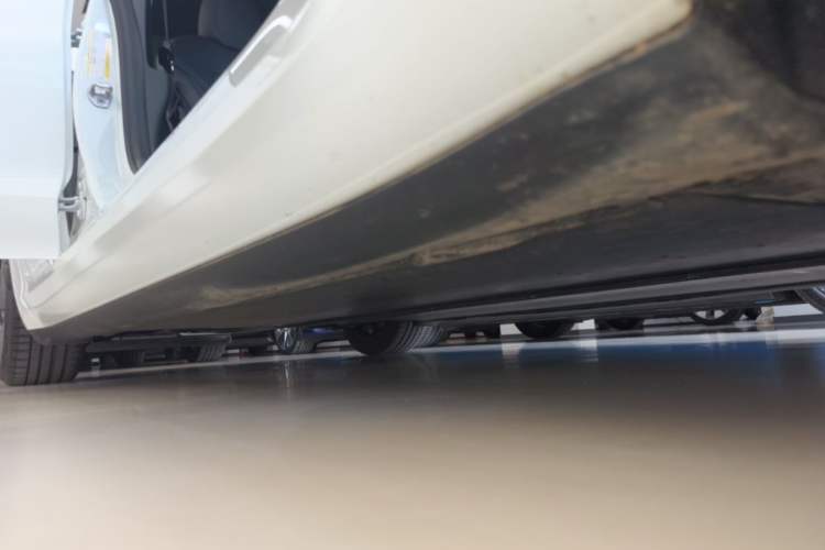 Used Tesla Model 3 2021 Standard Range Rear-Wheel Drive Upgraded Version 3D6 Right Side Sill