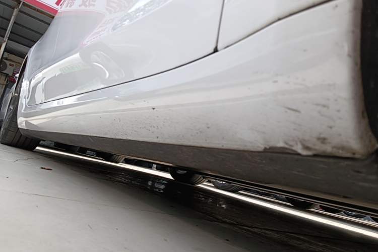 Used Tesla Model 3 2021 Performance High-Performance All-Wheel-Drive Version Right Side Sill