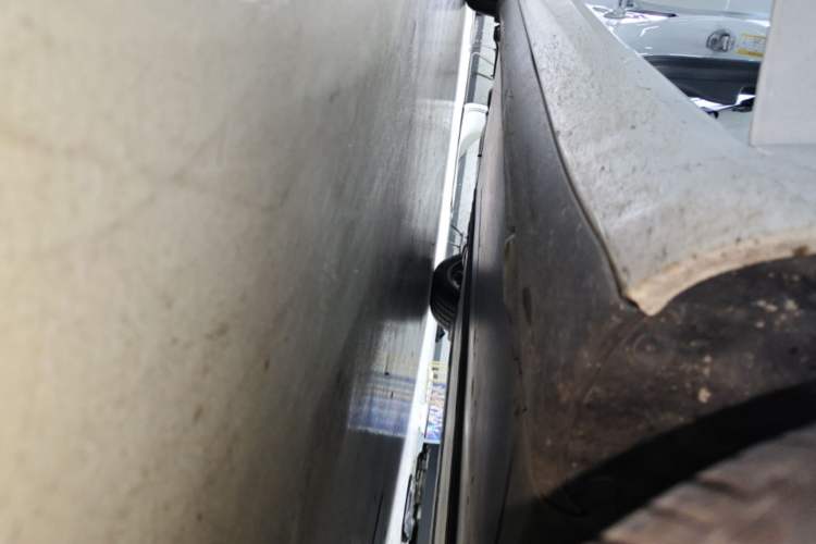 Used Tesla Model 3 2021 Standard Range Rear-Wheel Drive Upgraded Version 3D6 Right Side Sill
