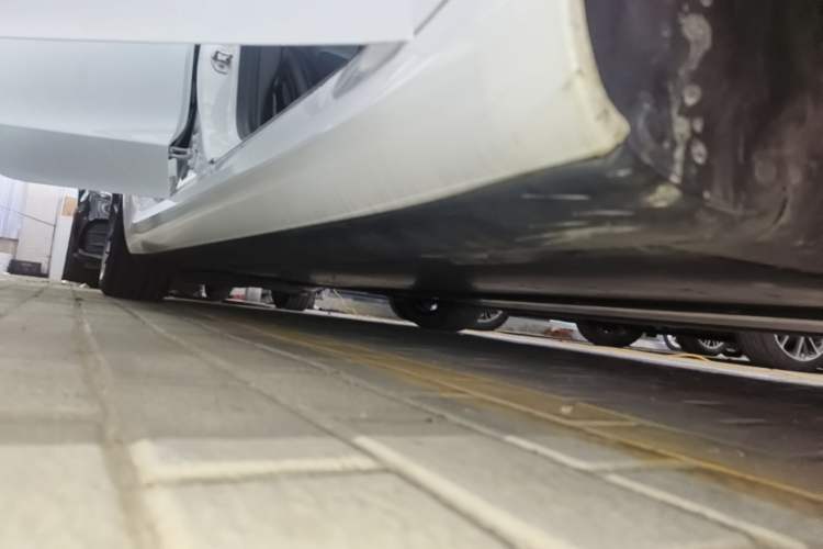 Used Tesla Model 3 2021 Standard Range Rear-Drive Upgraded Version Right Side Sill