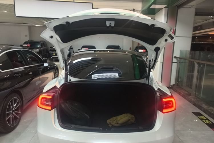 Used Tesla Model 3 2021 Revised Version II – Performance High-Performance All-Wheel-Drive Edition Trunk