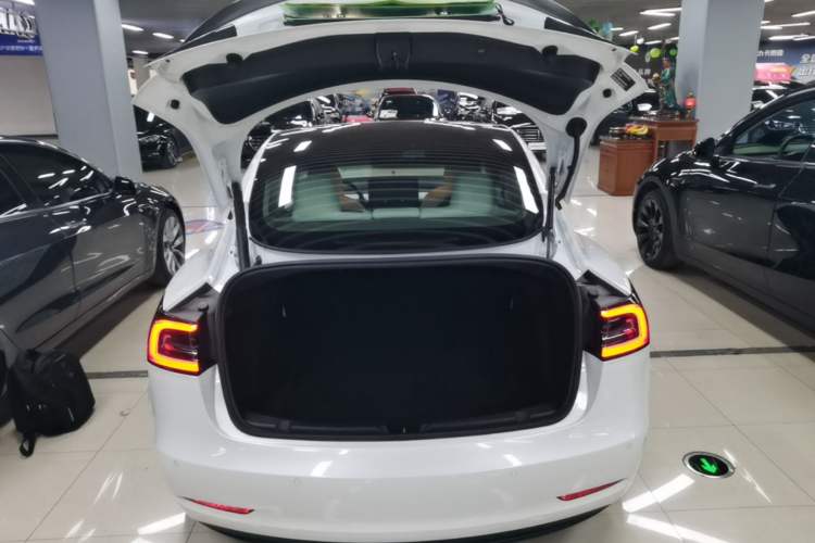 Used Tesla Model 3 2021 Performance High-Performance All-Wheel-Drive Version Trunk