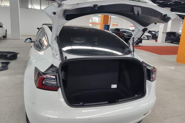Used Tesla Model 3 2021 Performance High-Performance All-Wheel-Drive Version Trunk