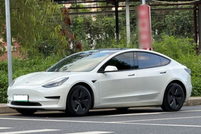 Ojetý Tesla Model 3 2021 Standard Range Rear-Drive Upgraded Version