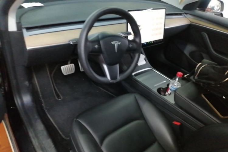Used Tesla Model 3 2021 Performance High-Performance All-Wheel-Drive Version Center Console