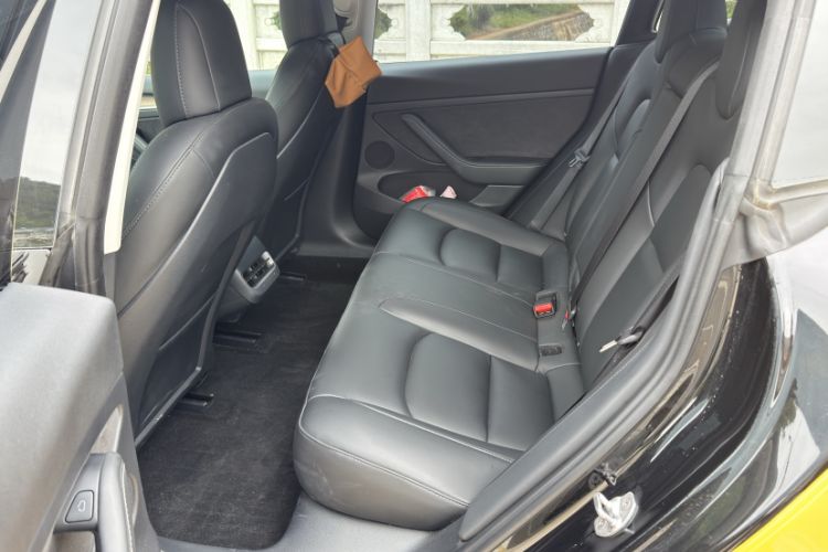 Used Tesla Model 3 2021 Standard Range Rear-Wheel Drive Upgraded Version 3D6 Interior 5