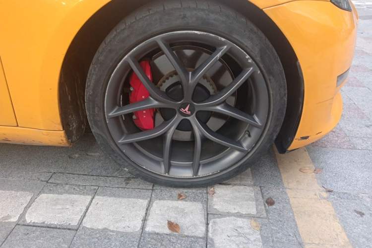 Used Tesla Model 3 2021 Performance High-Performance All-Wheel-Drive Version Right Front Wheel Hub