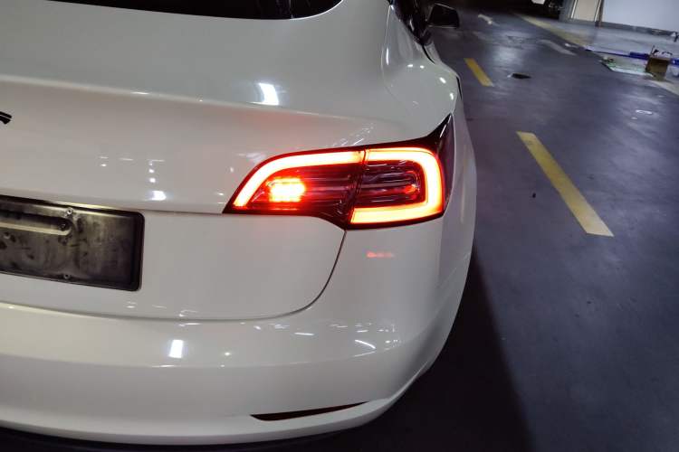 Used Tesla Model 3 2021 Standard Range Rear-Wheel Drive Upgraded Version 3D6 Right Rear Taillight