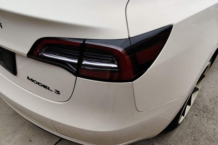 Used Tesla Model 3 2021 Standard Range Rear-Wheel Drive Upgraded Version 3D6 Right Rear Taillight