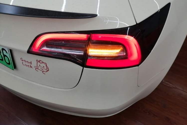 Used Tesla Model 3 2021 Performance High-Performance All-Wheel-Drive Version Right Rear Taillight