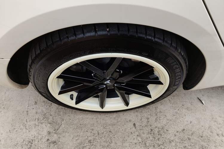 Used Tesla Model 3 2021 Standard Range Rear-Wheel Drive Upgraded Version 3D6 Right Rear Wheel Hub