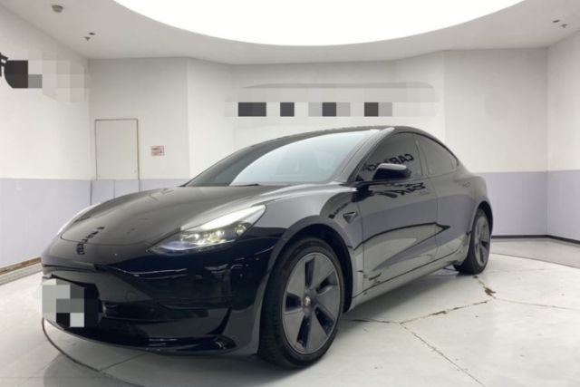 Ojetý Tesla Model 3 2022 Rear-Wheel-Drive Version