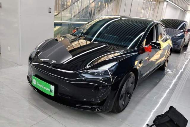 Ojetý Tesla Model 3 2022 Rear-Wheel-Drive Version