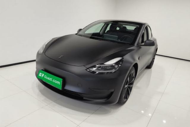 Ojetý Tesla Model 3 2022 Rear-Wheel-Drive Version