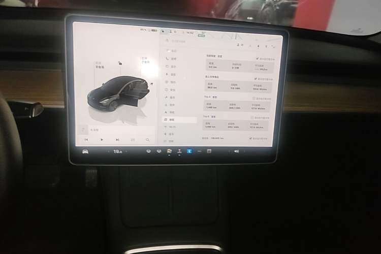 Used Tesla Model 3 2022 Rear-Wheel-Drive Version Audio And AC Panel