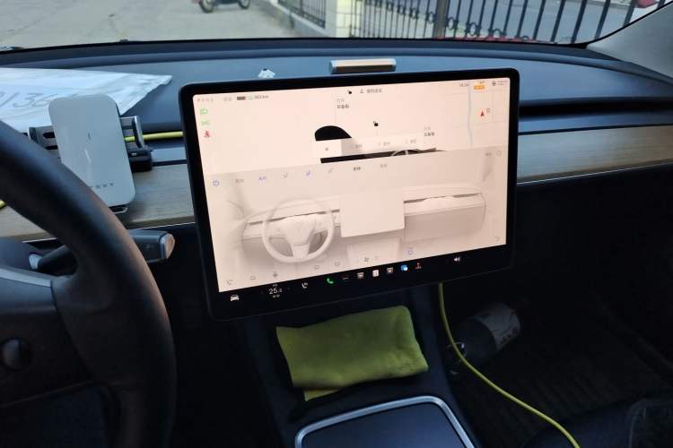 Used Tesla Model 3 2022 Rear-Wheel-Drive Version Audio And AC Panel