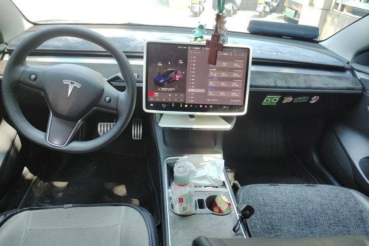 Used Tesla Model 3 2022 Performance High-Performance All-Wheel-Drive Version Center Console