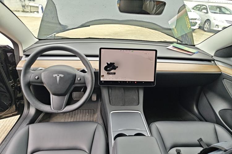 Used Tesla Model 3 2022 Rear-Wheel-Drive Version Center Console