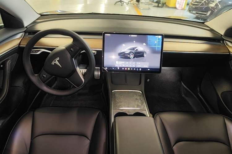 Used Tesla Model 3 2022 Performance High-Performance All-Wheel-Drive Version Center Console