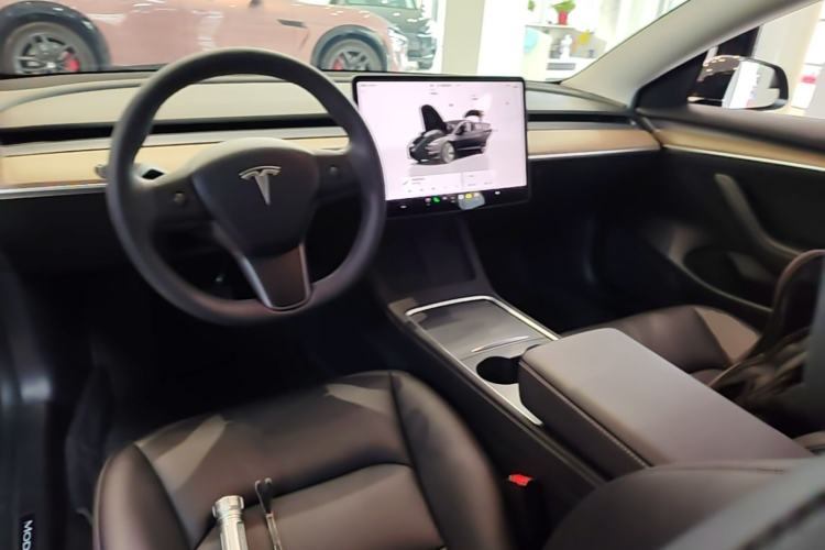 Used Tesla Model 3 2022 Rear-Wheel-Drive Version Center Console