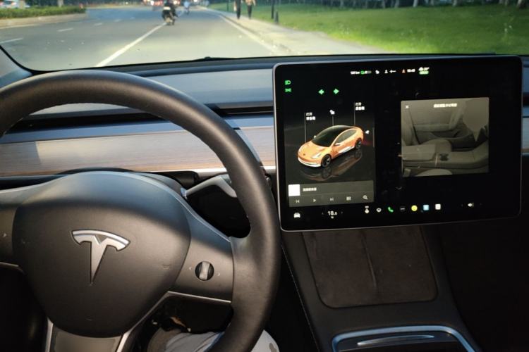Used Tesla Model 3 2022 Rear-Wheel-Drive Version Center Console