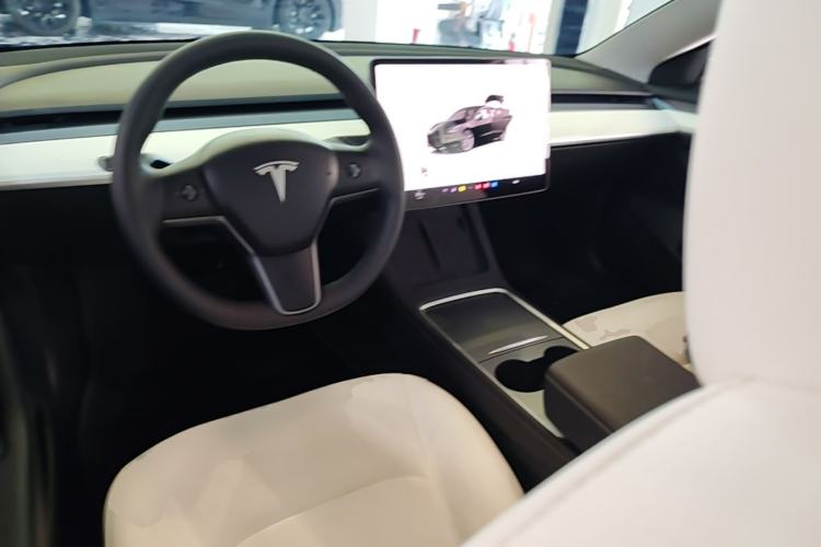 Used Tesla Model 3 2022 Rear-Wheel-Drive Version Center Console