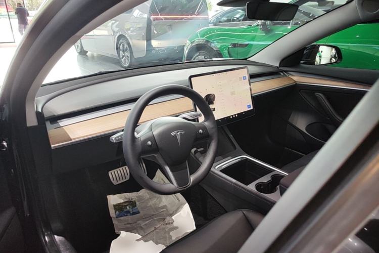Used Tesla Model 3 2022 Performance High-Performance All-Wheel-Drive Version Center Console