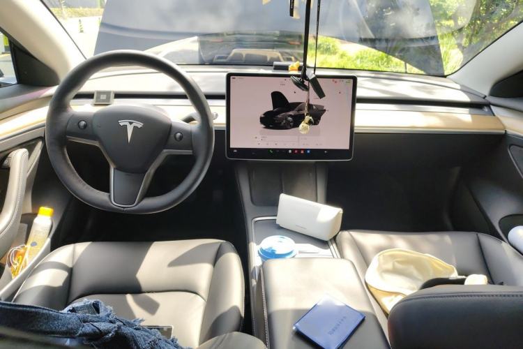 Used Tesla Model 3 2022 Rear-Wheel-Drive Version Center Console
