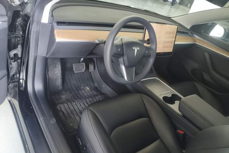 Used Tesla Model 3 2022 Rear-Wheel-Drive Version Center Console