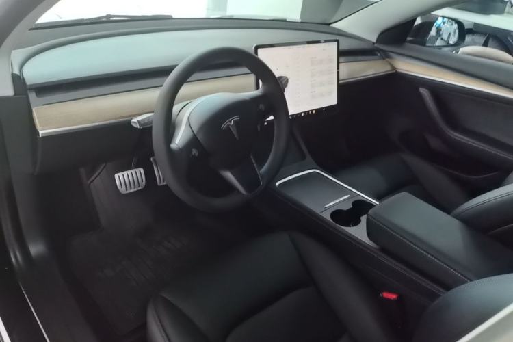 Used Tesla Model 3 2022 Performance High-Performance All-Wheel-Drive Version Center Console