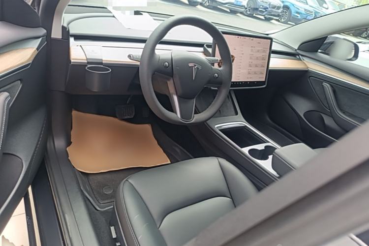 Used Tesla Model 3 2022 Rear-Wheel-Drive Version Center Console
