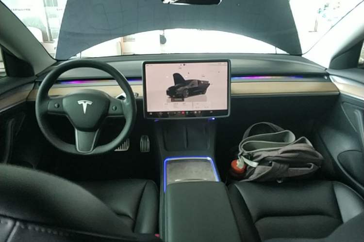 Used Tesla Model 3 2022 Rear-Wheel-Drive Version Center Console