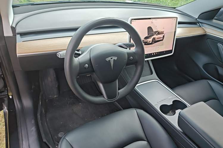 Used Tesla Model 3 2022 Rear-Wheel-Drive Version Center Console
