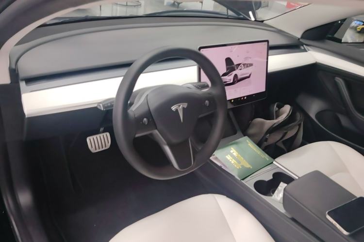 Used Tesla Model 3 2022 Performance High-Performance All-Wheel-Drive Version Center Console