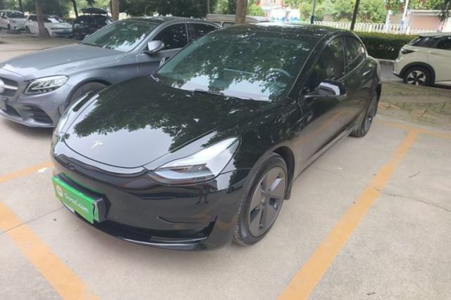 Ojetý Tesla Model 3 2022 Rear-Wheel-Drive Version