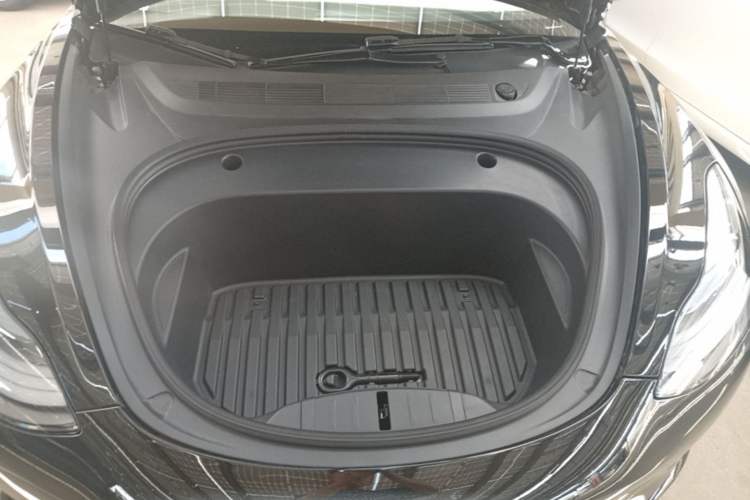 Used Tesla Model 3 2022 Rear-Wheel-Drive Version Engine Bay