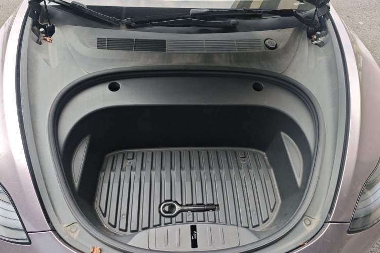 Used Tesla Model 3 2022 Rear-Wheel-Drive Version Engine Bay