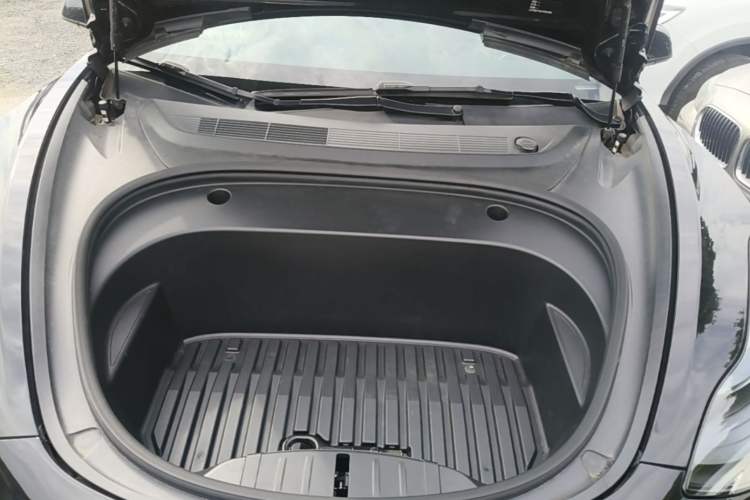 Used Tesla Model 3 2022 Rear-Wheel-Drive Version Engine Bay
