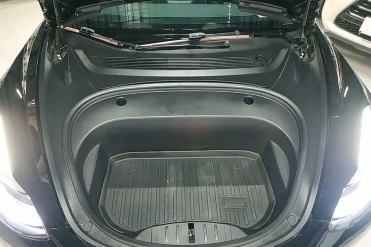 Used Tesla Model 3 2022 Rear-Wheel-Drive Version Engine Bay